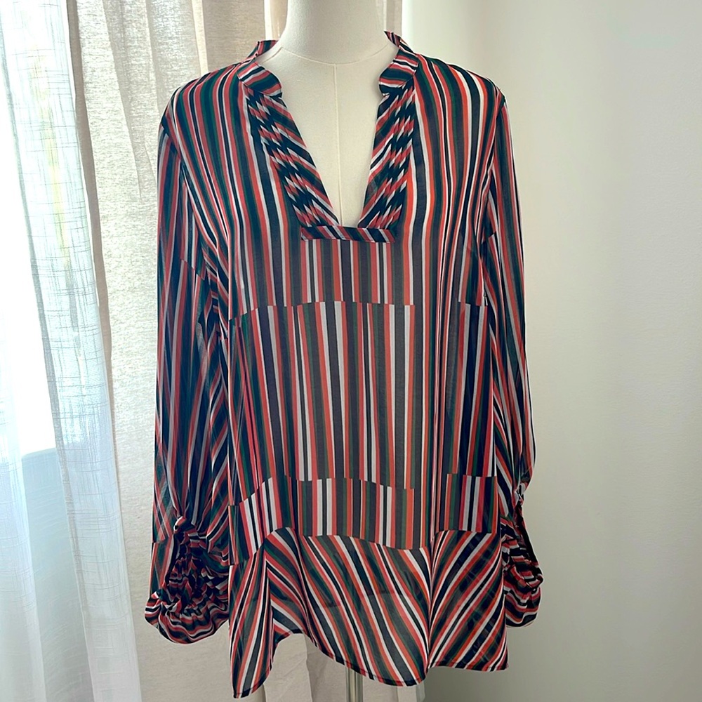 CABI top tunic blouse. awesome. great details fit and style. travel L like new.